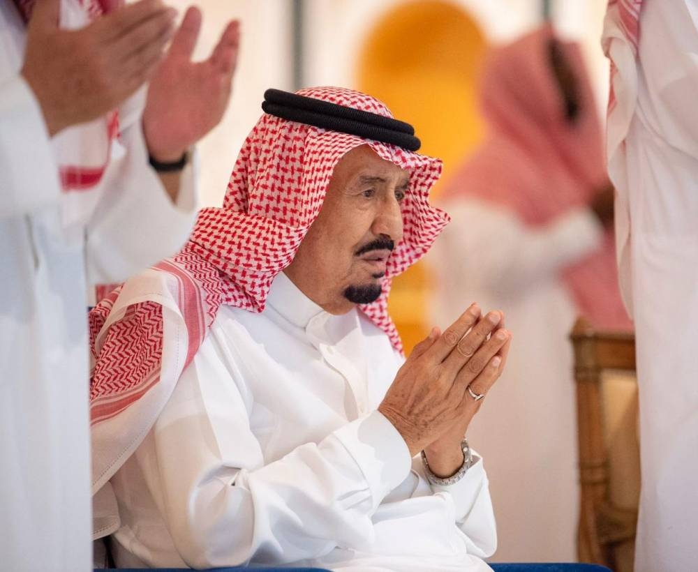 بالصور .. خادم الحرمين يؤدي صلاة التراويح في مكة ويشهد ختم القرآن ليلة 29 من رمضان