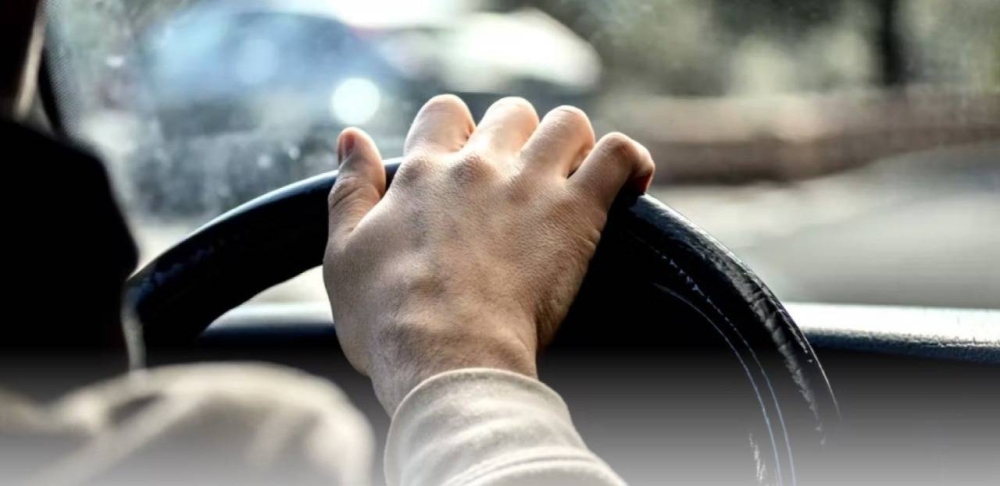 "النقل" تحدد مخالفات نشاط وسيط الأجرة عبر التطبيقات.. وتكشف قيمة الغرامات 