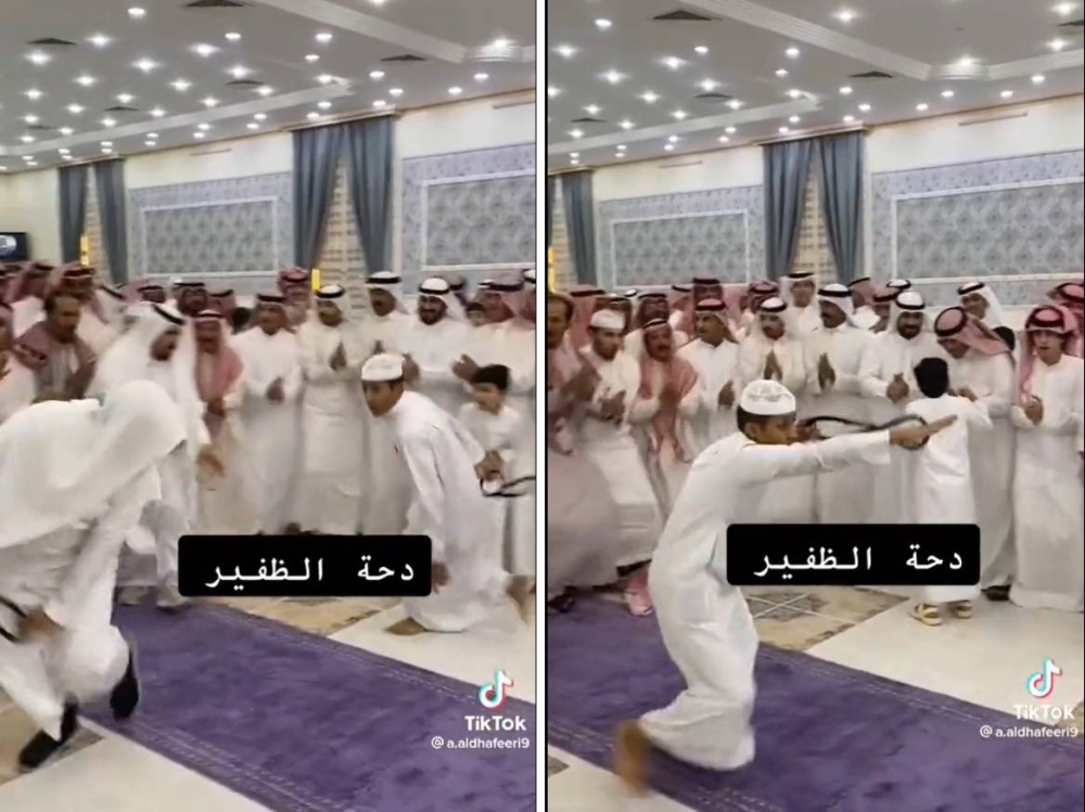 شاهد.. مواطنون يؤدون رقصة الدحة الشهيرة وسط تصفيق حاد