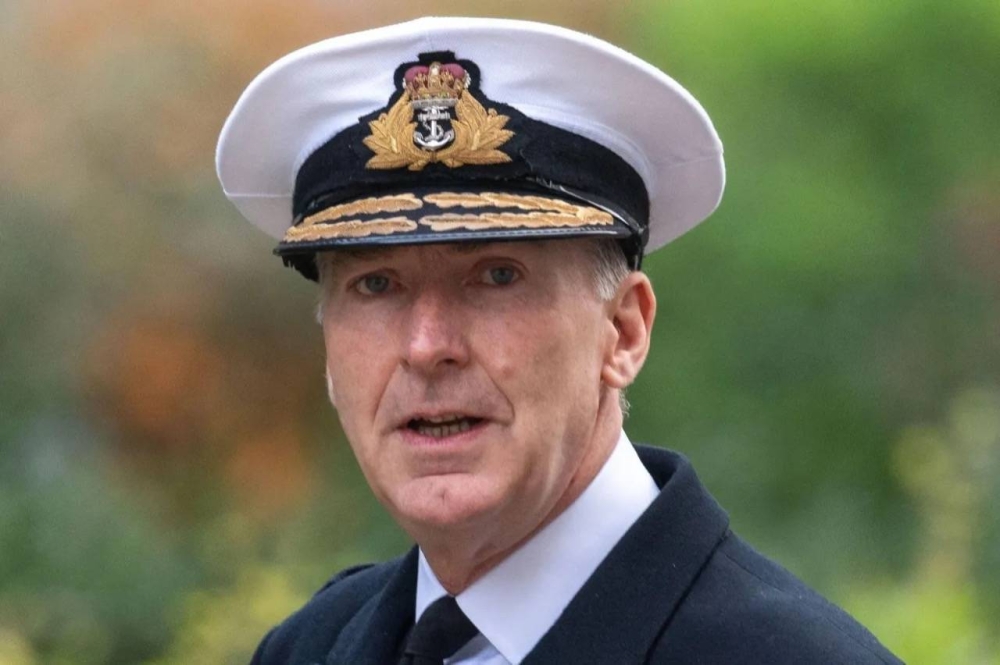 قائد الجيش البريطاني  يكشف  القدرات العسكرية التي تمتلكها روسيا  ويحذر  من الهجوم على الغرب  من ثلاثة محاور