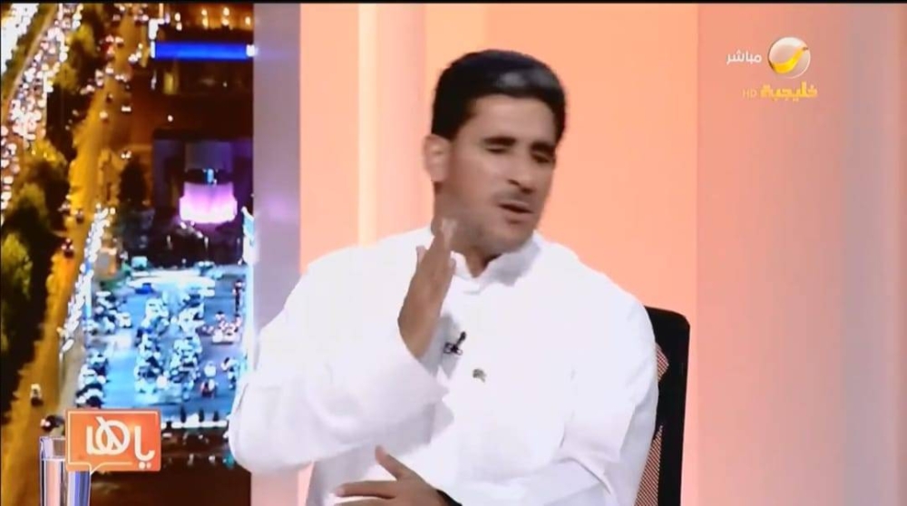 شاهد.. رد فعل "غير متوقع" من الكويتي ياسر البحري بعدما سأله المعيقل"هل تفكر في الرجوع لأمريكا؟"