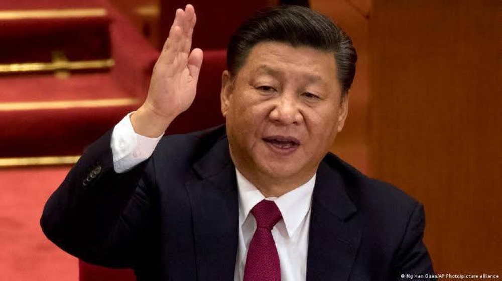 انتحرت شقيقته وكان منبوذا وينام في كهف.. أسرار عن حياة الرئيس الصيني "شي جين" الذي فاز بولاية رئاسية ثالثة