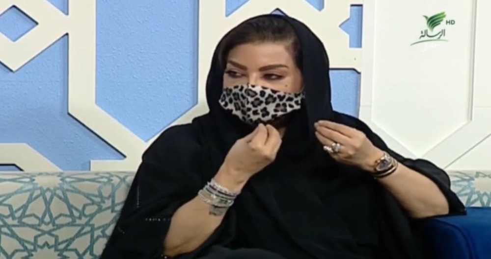 شاهد: مشهورة سناب "منى الفرم" تروي تفاصيل مشاركتها في مهرجان الإبل وتعرضها للتهديد بالقتل !