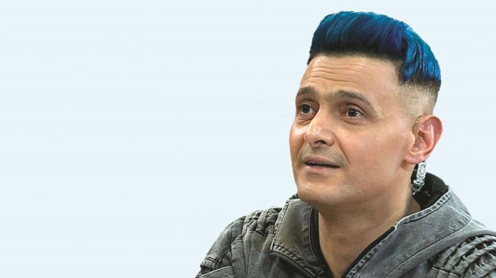 أول تعليق من شقيق الفنان رامز جلال على أنباء إصابة أخيه بالعمى واعتزال التمثيل