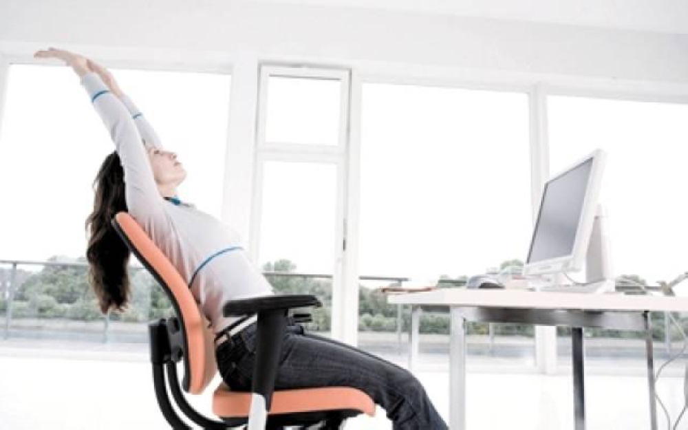 لمنع حدوث جلطة مفاجئة.. الكشف عن تمارين بسيطة يمكنك القيام بها وأنت على مكتبك