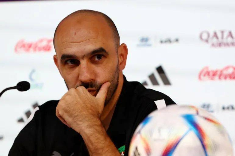 من هو "وليد الركراكي " مدرب المنتخب المغربي الذي لفت أنظار مراقبي كرة القدم في أنحاء العالم؟