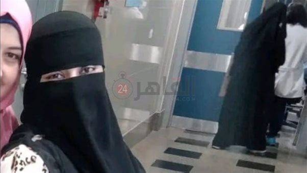 تفاصيل مقتل مصرية على يد ابنتها بمساعدة صديقها.. والمتهمة تدلي باعترافات صادمة وتكشف ما قالته والدتها قبل وفاتها!