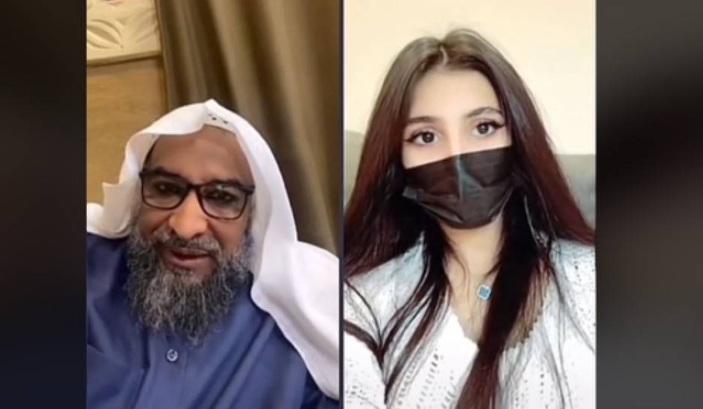 شاهد: المسن الملتحي في بث مباشر مع فتاة  يتهجم على متابع طلب منه أن يتق الله