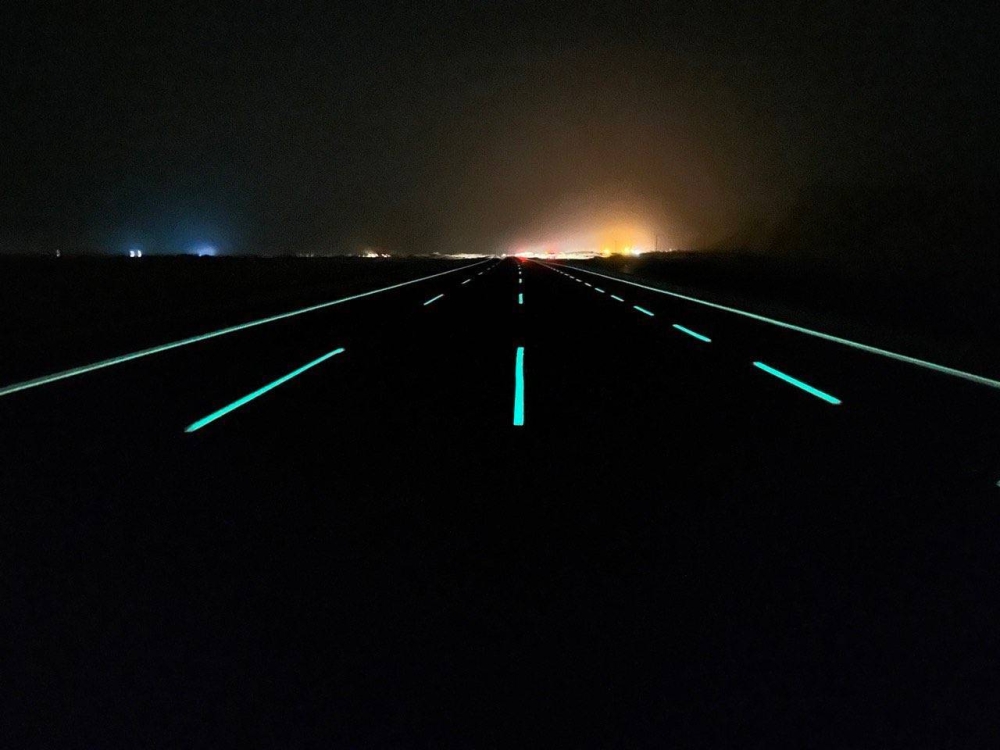 شاهد:  أول تجربة للدهان المضيء  على الطرق السريعة في المملكة