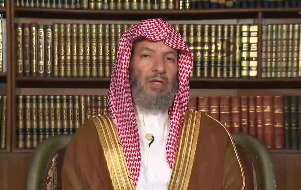 هل يجوز التيمم من الجنابة بدلًا من الغسل بالماء؟ .. شاهد: الشيخ الشثري يجيب