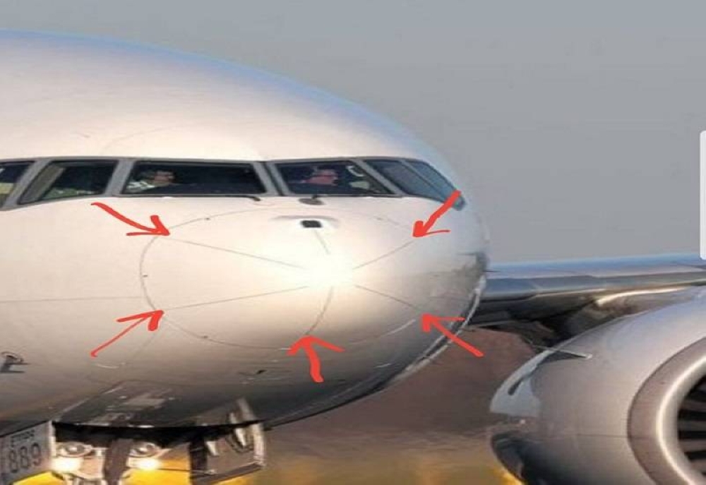 "كابتن طيار " يكشف سر وجود الخطوط الطولية على غطاء مقدمة الطائرة