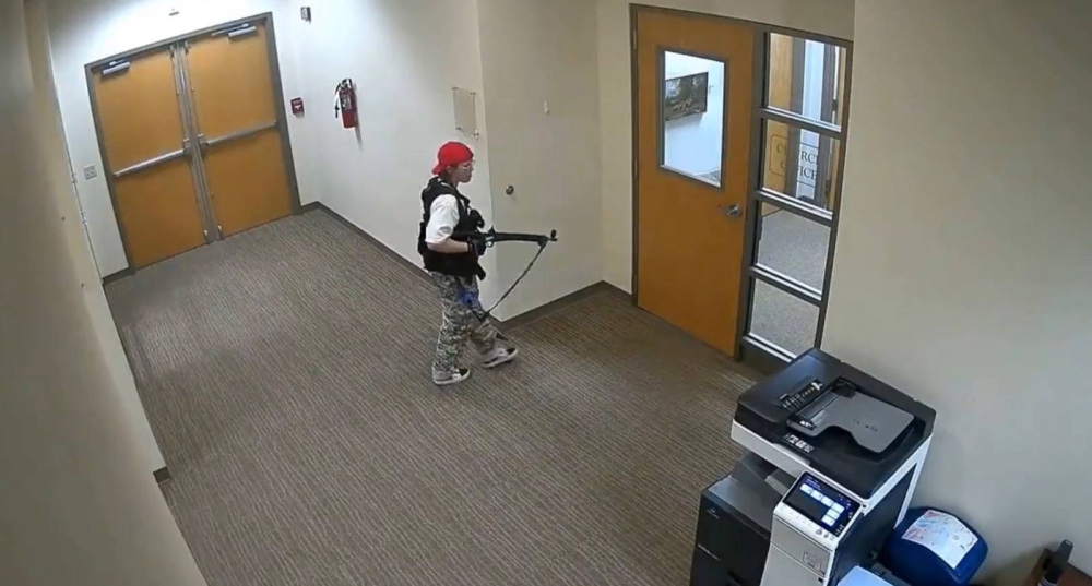 شاهد.. أول فيديو للفتاة المسلحة التي اقتحمت مدرسة ابتدائية فى أمريكا  وقتلت 6 أشخاص بينهم 3 أطفال