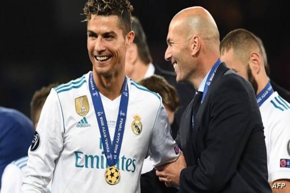 بناء على اقتراح  رونالدو.. هل يتعاقد النصر مع المدرب " زين الدين  زيدان"؟