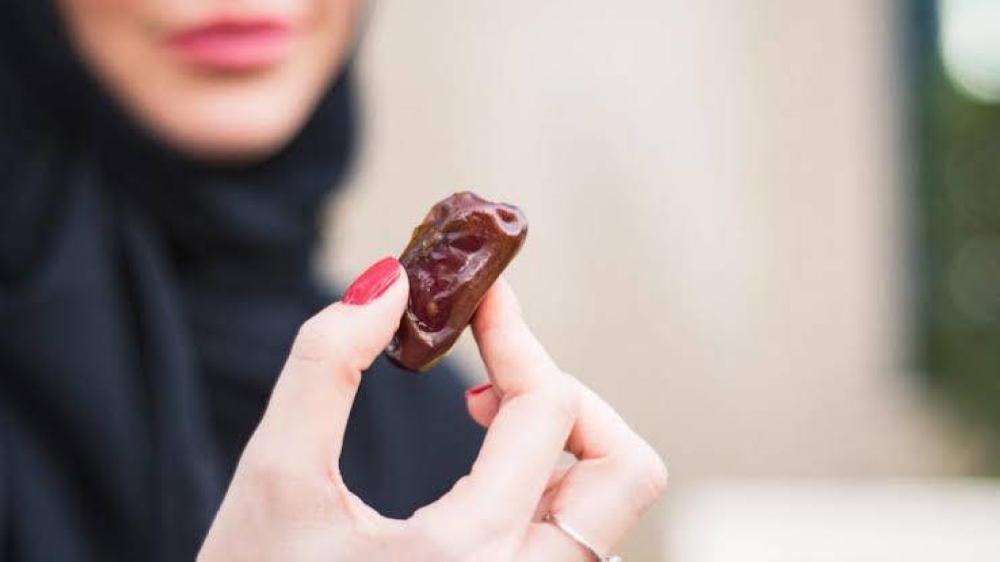 ماذا يحدث لجسمك عند تناول "التمر" يوميا؟