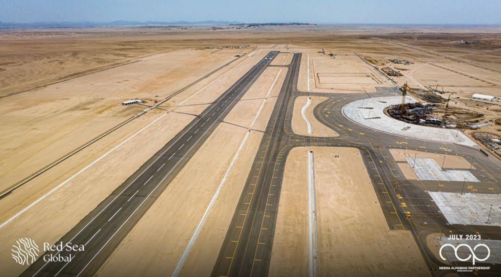 شاهد.. آخر تطورات أعمال الإنشاء في مشروع مطار البحر الأحمر الدولي