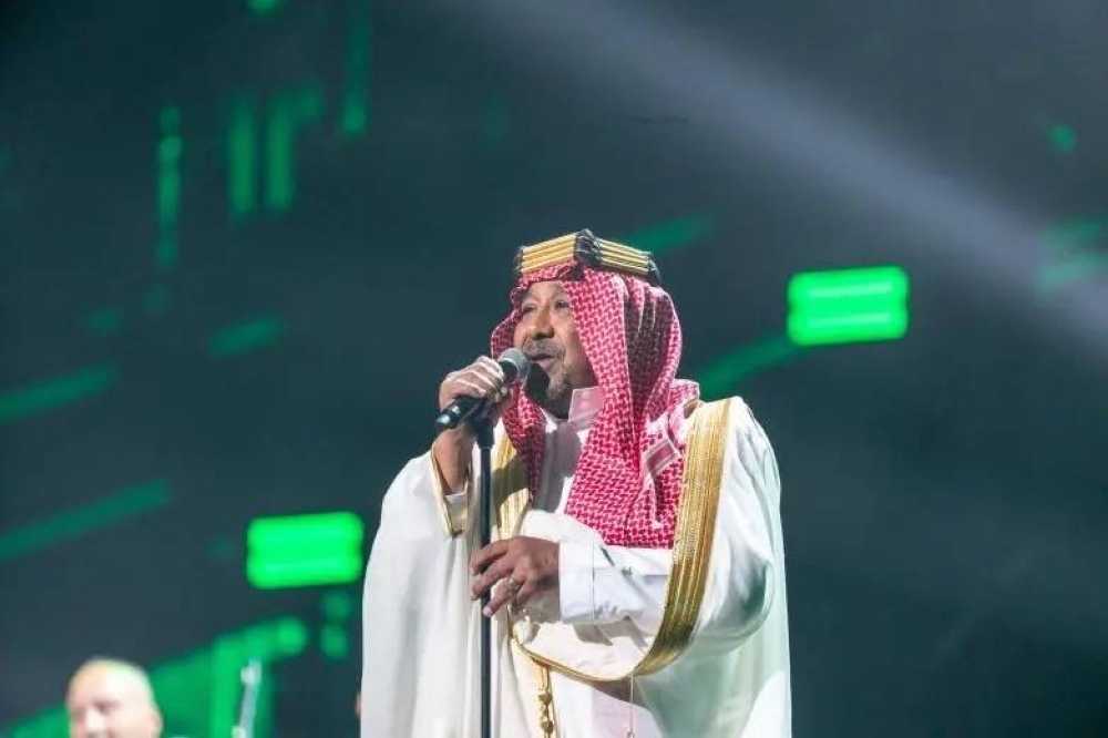 شاهد..  " الشاب خالد" يعلق على حفله في الرياض ويكشف سبب ارتدائه الزي السعودي