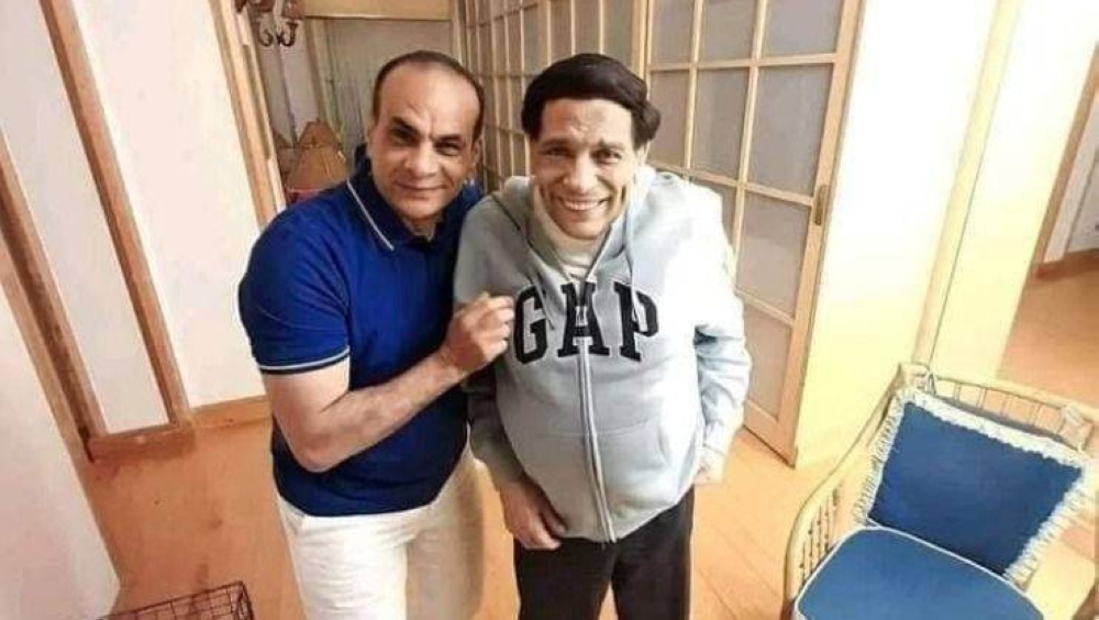 أول تعليق من أسرة عادل إمام على أنباء منعه من الظهور للجمهور