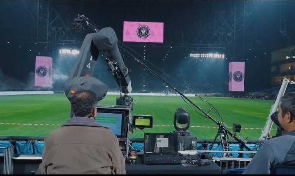 شاهد.. آل الشيخ يستعرض تجربة كاميرات ملعب المملكة أرينا .. ويعلق : للتاريخ إنجار سعودي بأيادي سعودية