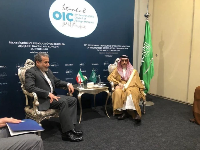 السعودية  تندد بـ”الاعتداءات الإسرائيلية السافرة” على إيران وتدعو إلى وقف العمليات فورًا