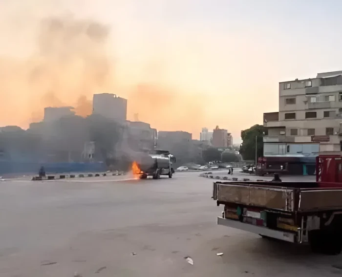 بالفيديو.. شاب يقود سيارة وقود مشتعلة ويُنقذ سكان مصر القديمة من حريق محقق