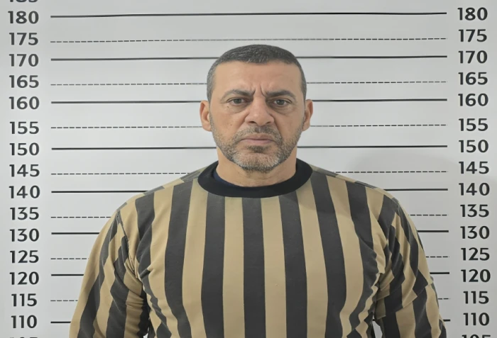 ″ارتكب جرائم حرب وانتهاكات بحق السوريين”.. القبض على عميد سابق في نظام الأسد البائد بسوريا