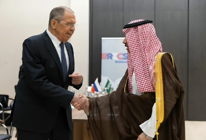 وزير الخارجية الروسي لنظيره السعودي: نهنئكم بفوز الهلال على مانشستر سيتي .. كانت مباراة رائعة