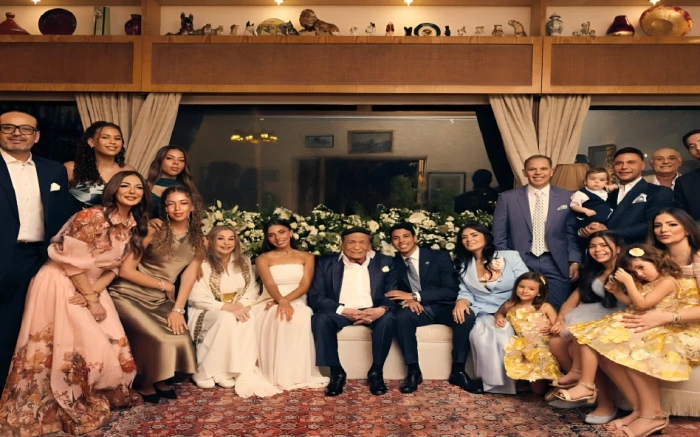 بعد غياب طويل..  أحدث ظهور للفنان عادل إمام في حفل زفاف حفيده- صورة