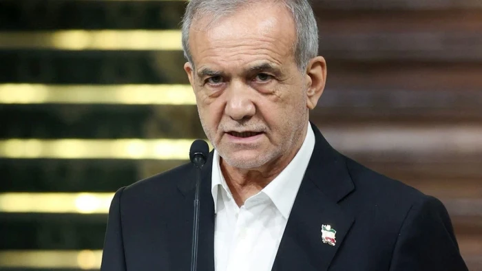 الرئيس الإيراني: لا عداء للشعب الأمريكي.. وشعار “الموت لأمريكا” عبارة رمزية !