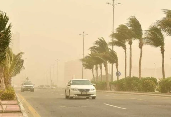 سحب ممطرة ورياح نشطة على هذه المناطق.. الأرصاد تكشف حالة الطقس المتوقعة اليوم!