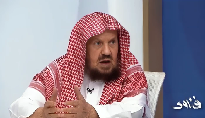 هل يجوز استخدام بطاقة الائتمان التي تفرض رسوم تأخير عند عدم السداد؟.. بالفيديو.. الشيخ المنيع يجيب