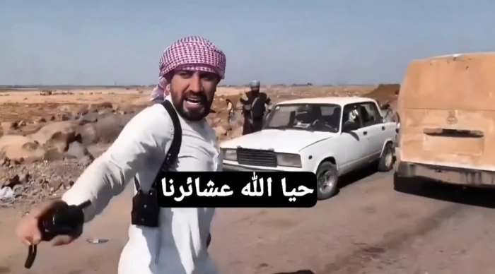 بالفيديو: لحظة إعلان الشيخ "سامي الهفل" قائد قوات قبيلة العقيدات دخول فوري إلى ⁧‫السويداء‬⁩ وإعلان النفير العام
