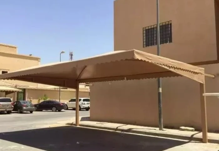 مهلة تصحيحية 180 يوماً.. البلديات والإسكان تكشف عن اشتراطات مظلات السيارات داخل حد الملكية