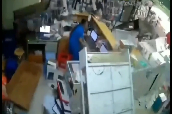 فيديو جديد.. لحظة وقوع الزلزال المدمر في جزيرة كامتشاتكا الروسية