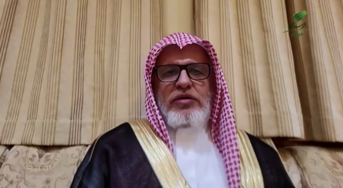 ما حكم وضع صورة الشخص المتوفى على «ستوري الواتساب» أو خلفية الجوال؟.. بالفيديو.. علي الشبل يُجيب