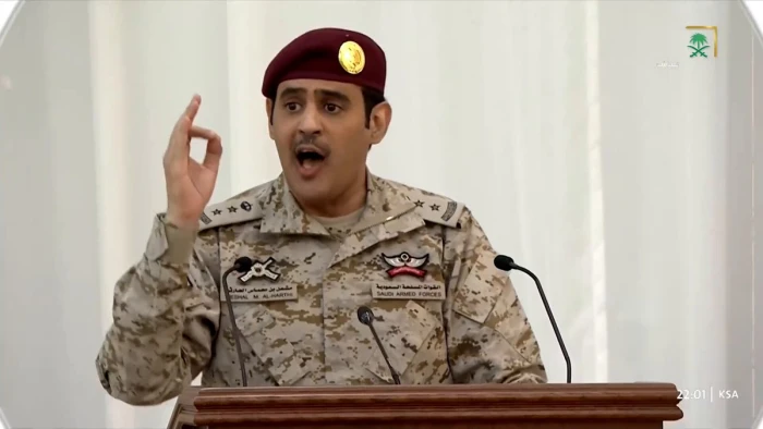 "فوقها حبة خشم".. قرار مفاجئ من  الشاعر مشعل الحارثي بعد منع ونشر وإعادة القصائد دون موافقة المؤلف