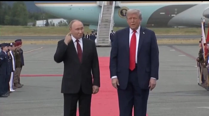 بالفيديو: ردة فعل الرئيس الروسي بعدما فاجأته مراسلة أمريكية بسؤال "هل ستتوقف عن قتل المدنيين؟"