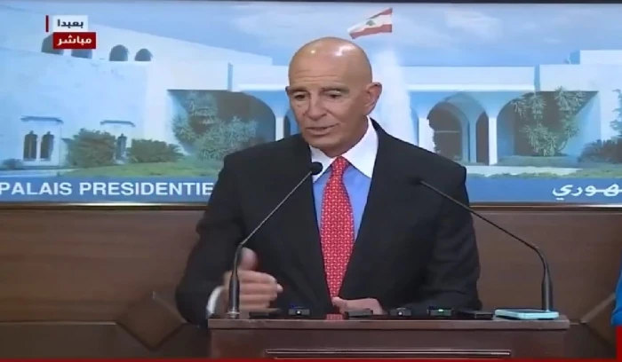 بالفيديو: المبعوث الأمريكي "توماس براك" يصف الصحفيين اللبنانيين بالحيوانات ويهددهم بإلغاء المؤتمر الصحفي