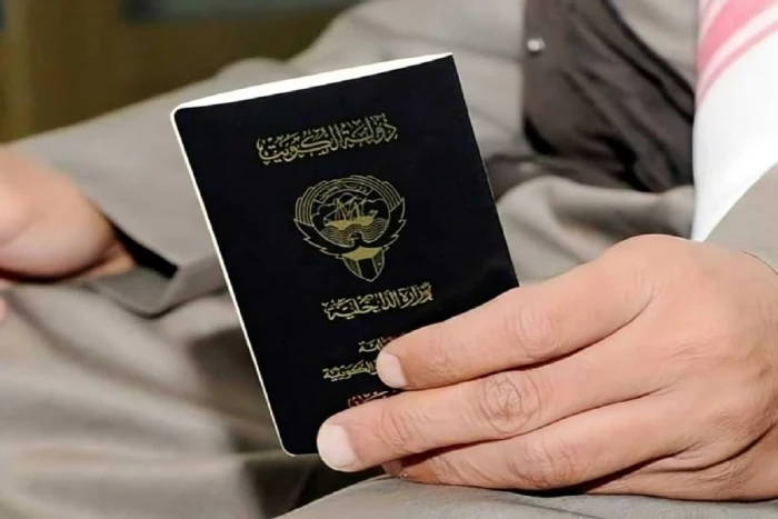 كشف أكبر قضايا التلاعب بالجنسية بالكويت..كويتي يسجل 17 ابنًا وهميًا باسمه مقابل مبالغ مالية