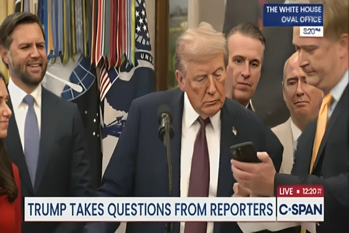 أول تعليق من ترامب على الفيديو المتداول لإلقاء شخص أكياس من نافذة البيت الأبيض