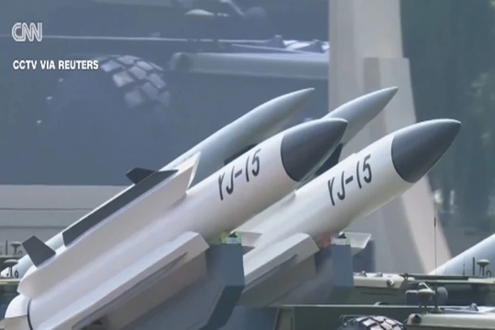 تعرض للعلن لأول مرة.. بالفيديو: الصين تكشف عن ترسانتها العسكرية الحديثة في عرض ضخم ببكين