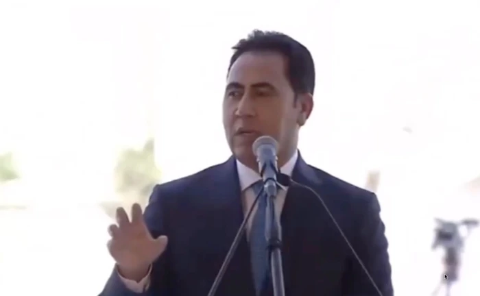 بالفيديو: محافظ "نينوى" في العراق يعتذر للأزيديين بسبب "التعوذ من الشيطان" أثناء قراءة القرآن