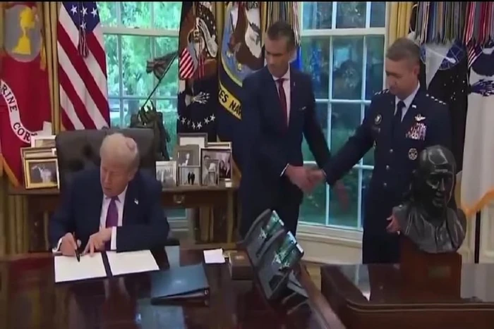 بالفيديو.. لحظة توقيع ترامب تغيير اسم وزارة الدفاع إلى وزارة الحرب