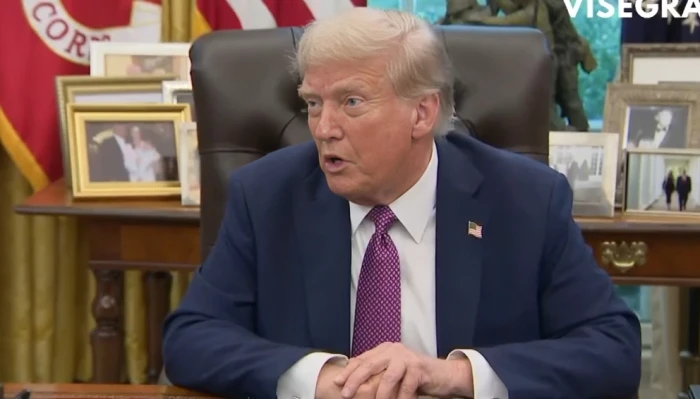 مراسل صحفي لترامب: هل تسعى إلى تغيير النظام في فنزويلا؟… الرئيس الأمريكي يرد