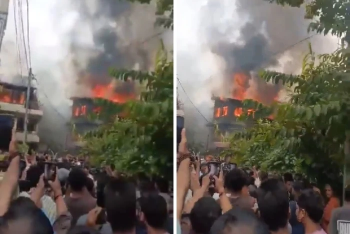 بالفيديو.. متظاهرون يحرقون مقر إقامة رئيس الوزراء النيبالي