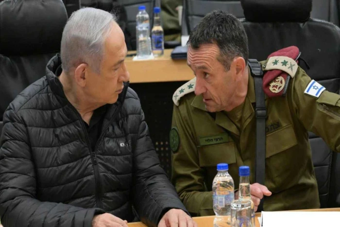 رئيس أركان إسرائيلي سابق يكشف عن عدد صادم لعدد القتلى والمصابين الفلسطينيين في  غزة