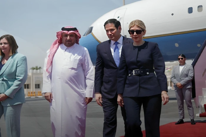 وزير الخارجية الأمريكي يصل إلى قطر .. والكشف عن الهدف من الزيارة