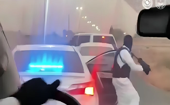 “توكلوا على الله يا شباب”.. مكافحة المخدرات تنشر فيديو يوثق رصد ومتابعة وضبط مواطنين لترويجهما مخدرات في جازان