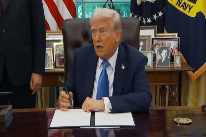 مقابل مليون دولار للتأشيرة.. بالفيديو : ترامب يوقّع على برنامج "البطاقة الذهبية"