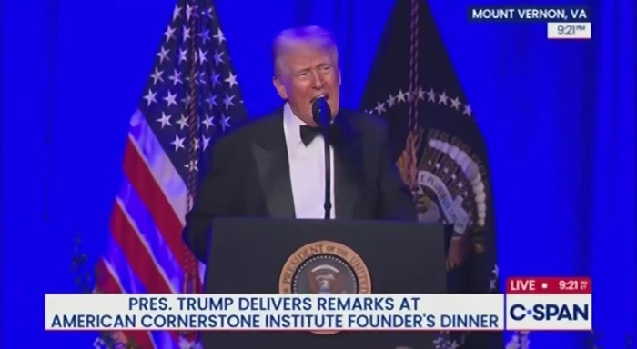 في حفل عشاء خاص.. بالفيديو.. ترامب يشتم بايدن ويصفه بـ «الغبي وابن العاهرة»