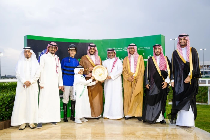 الفرس «تعجب» تتوّج بجائزة الأمير عبدالله بن سعود بفروسية الطائف